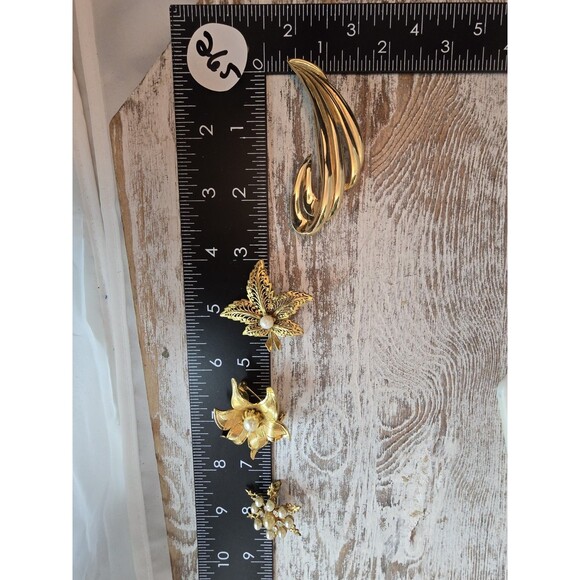 Vintage Gold Tone Brooch 4pc Lot Floral Leaf Pearl Rhinestone Starburst Pin #265 - Picture 13 of 13
